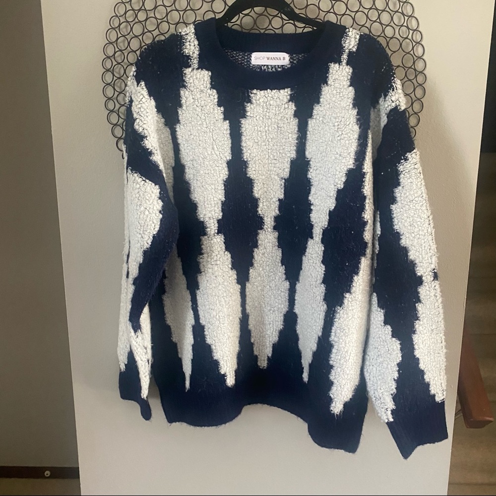 Navy/white sweater